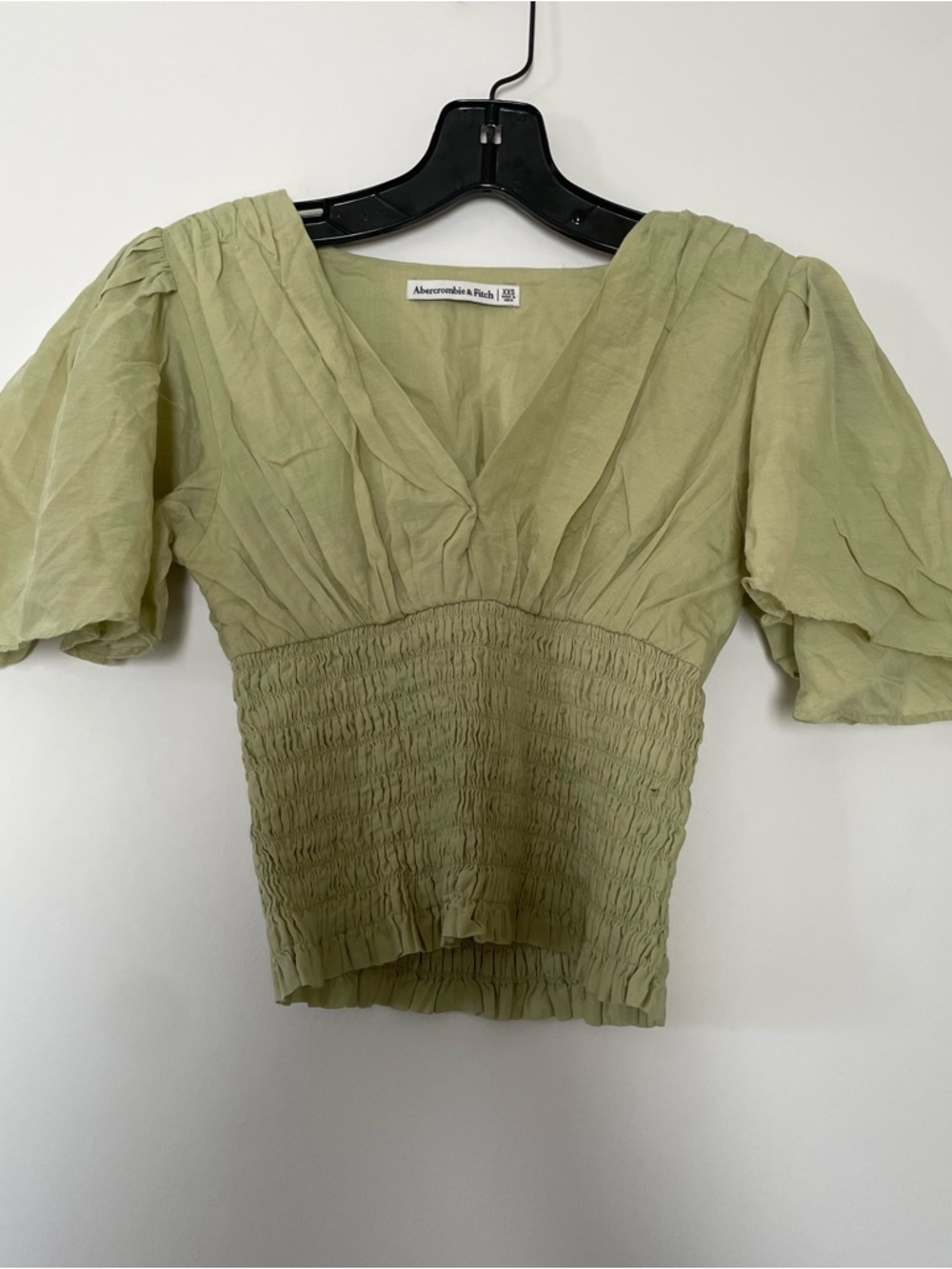 SOLD Abercrombie Sage Green Smocked Flutter Sleeve Top XXS Cottagecore